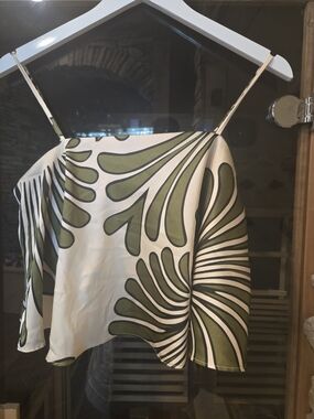 entro Olive Green and White Graphic Crop Cami Top